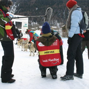 L'arrivée à Bonneval de Jean marc et les chiens  fimée par l'équipe de l'émission 7 à 8 